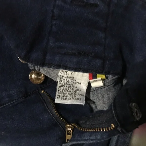 Blue Jean short shorts💙. High waisted. Size 7 - Picture 5 of 5